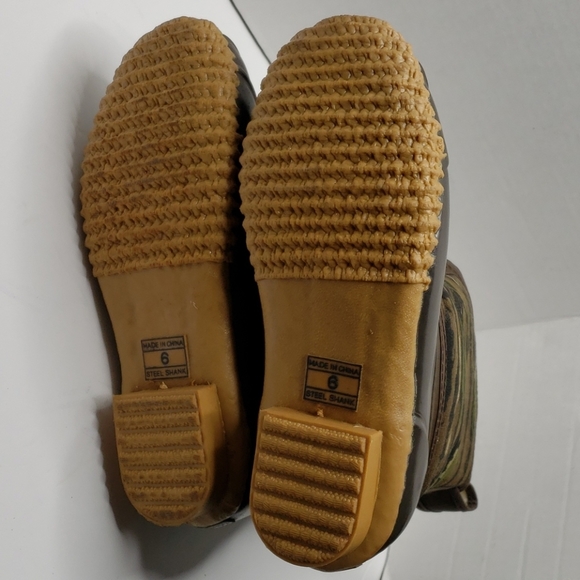Golden Retriever Thinsulate Camo Duck Boots Sz. 6 - Picture 7 of 11